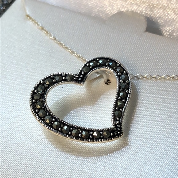 NWT Sterling Silver Floating Heart Pendant Necklace - Picture 3 of 6
